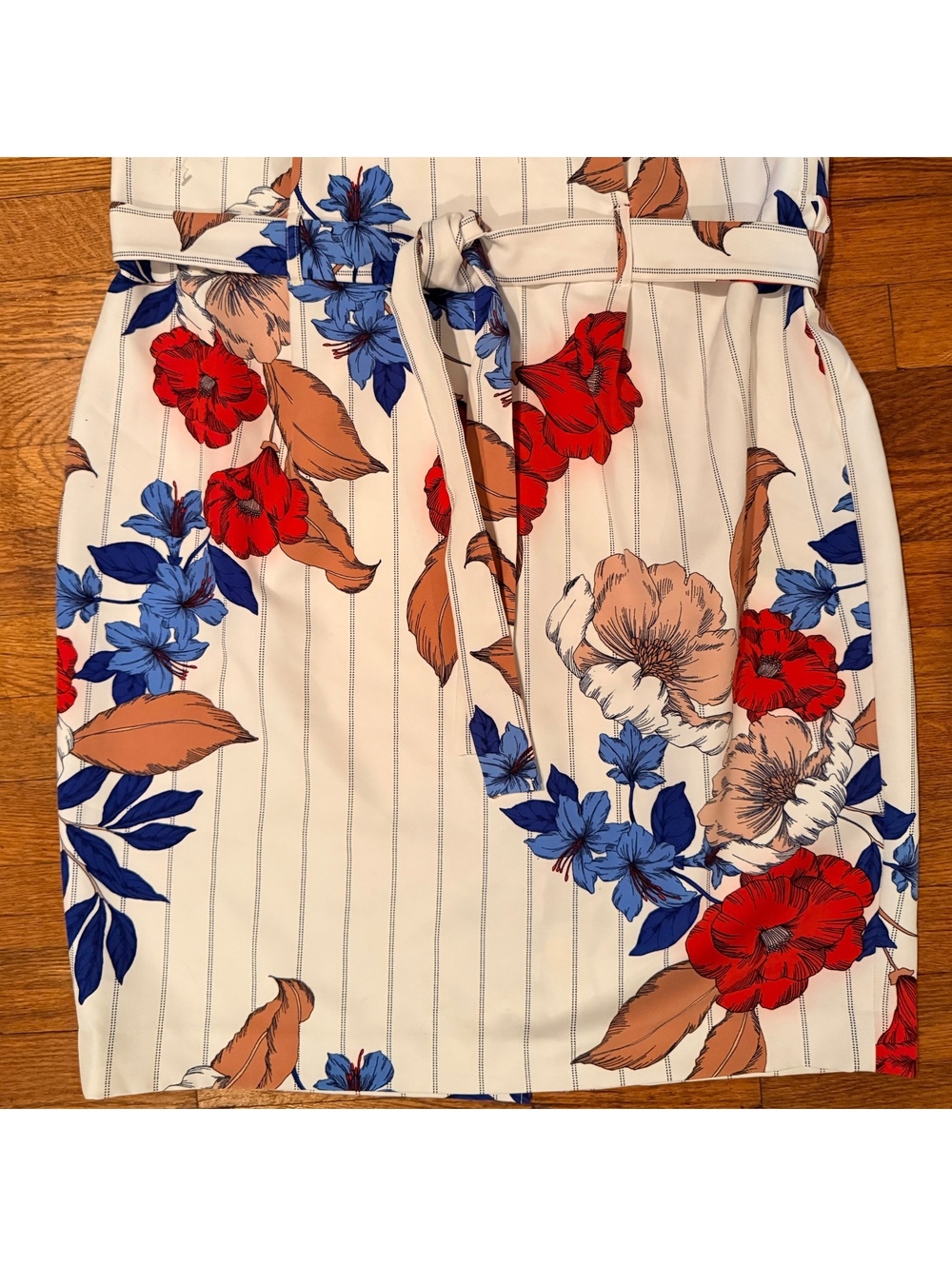 Liz Claiborne Career Women's Floral Print Skirt with Belt Size 16